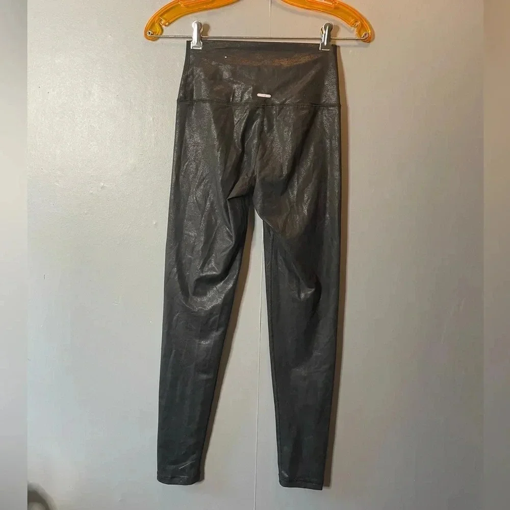 Aerie black embossed leggings‎ size small